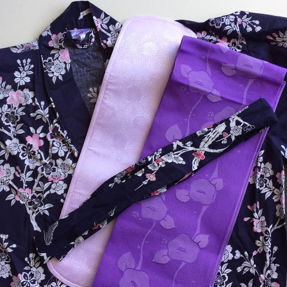 Japanese Yukata Kimono Set - Picture 8 of 11